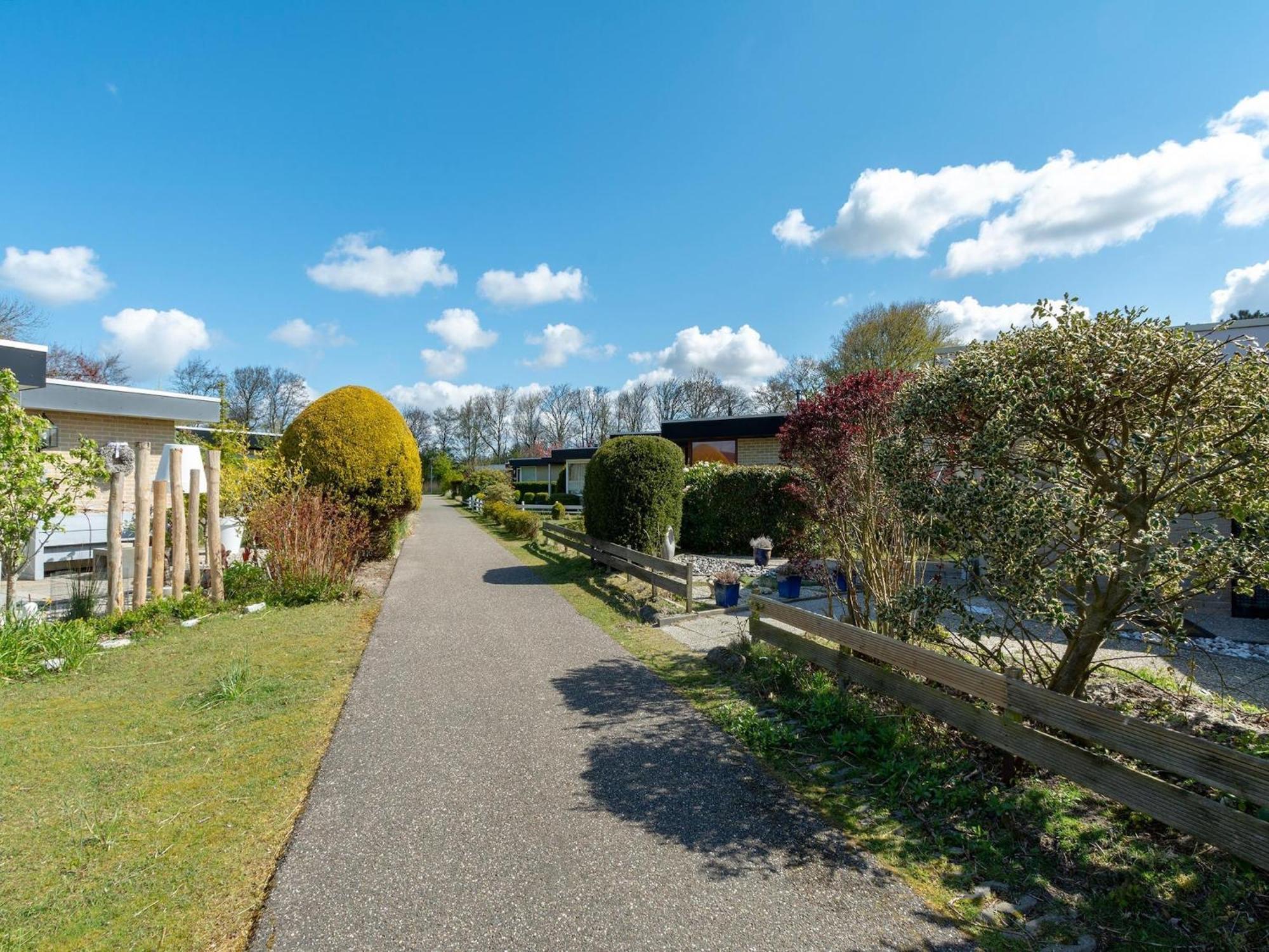 Gracious Bungalow With Garden Villa Callantsoog Exterior photo