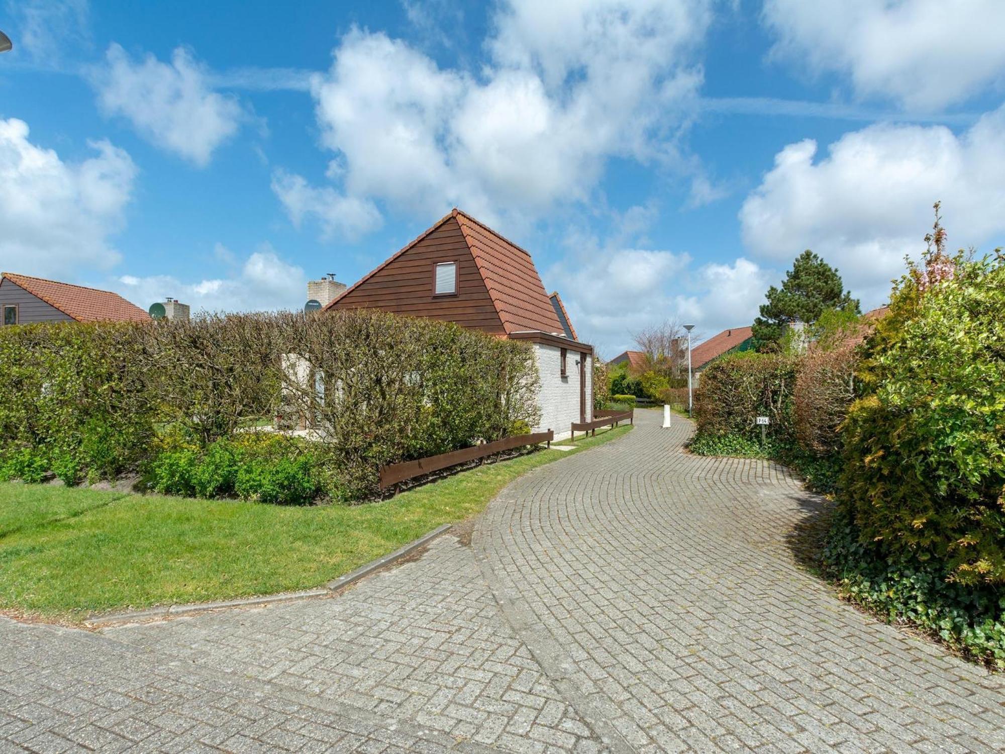 Gracious Bungalow With Garden Villa Callantsoog Exterior photo